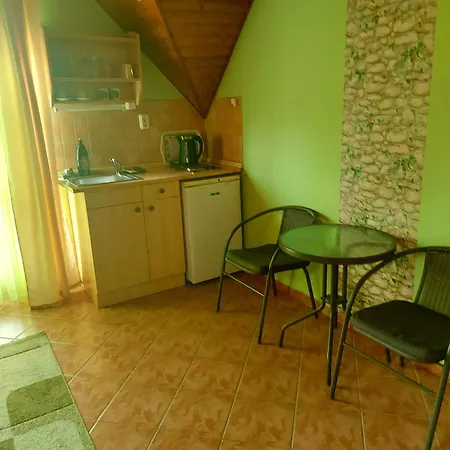 Dora Apartment *
