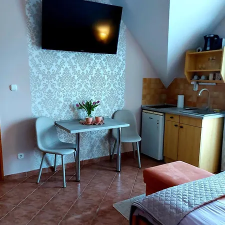 Dora Apartment *